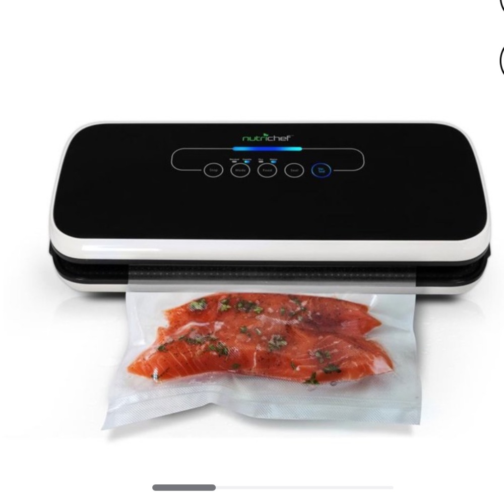 NUTRICHEF FOOD VACUUM SEALER WITH 5 EXTRA SEALER BAGS!!